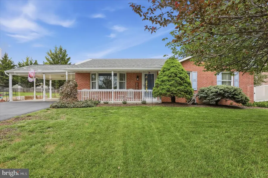 9 Dartmouth Dr, Hagerstown, MD 21742 - #2