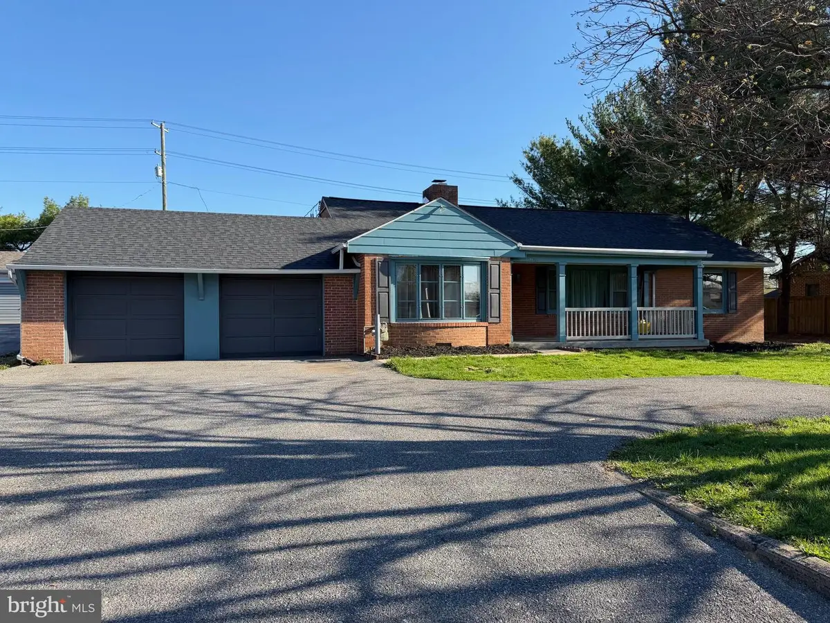 19124 Longmeadow Rd, Hagerstown, MD 21742 - #1