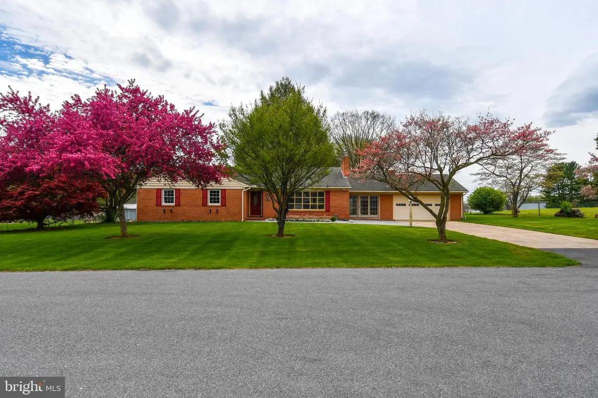 17527 Woodlawn Dr, Hagerstown, MD 21740 - #1
