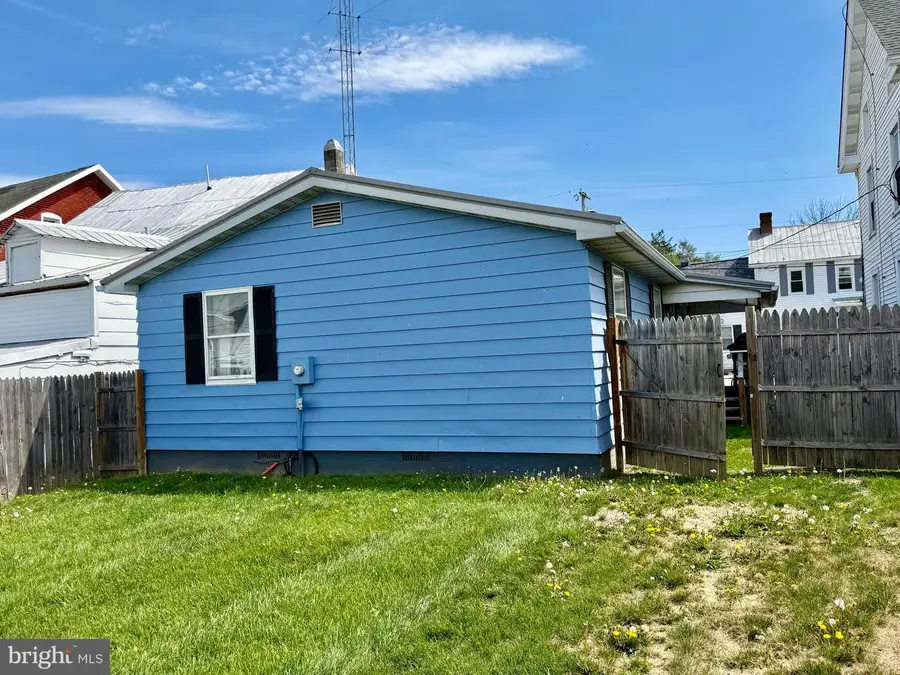 12 S Vermont St, Williamsport, MD 21795 - #3