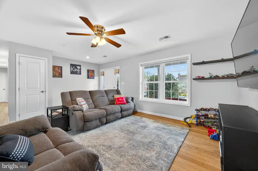 105 N Potomac St, Sharpsburg, MD 21782 - #3