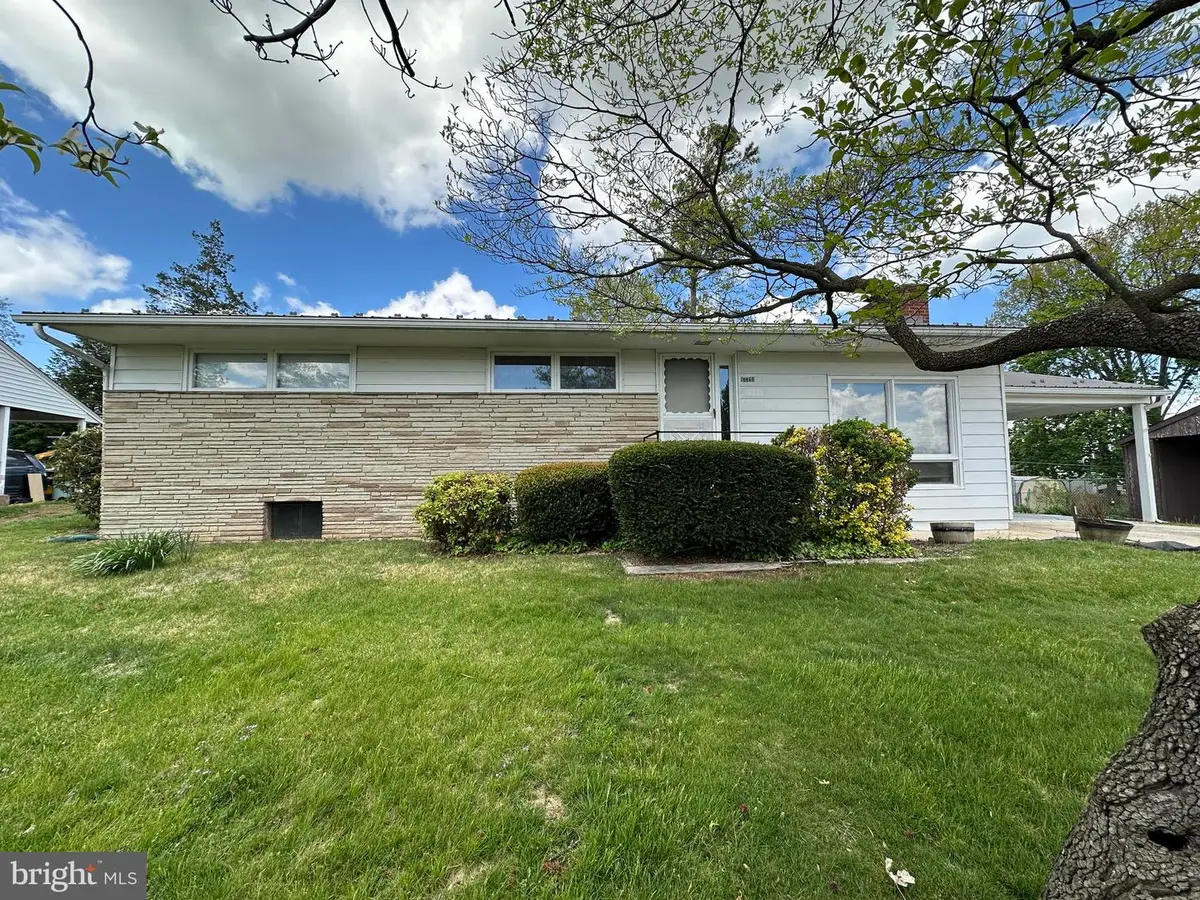 17724 Crest Dr, Hagerstown, MD 21740 - #1