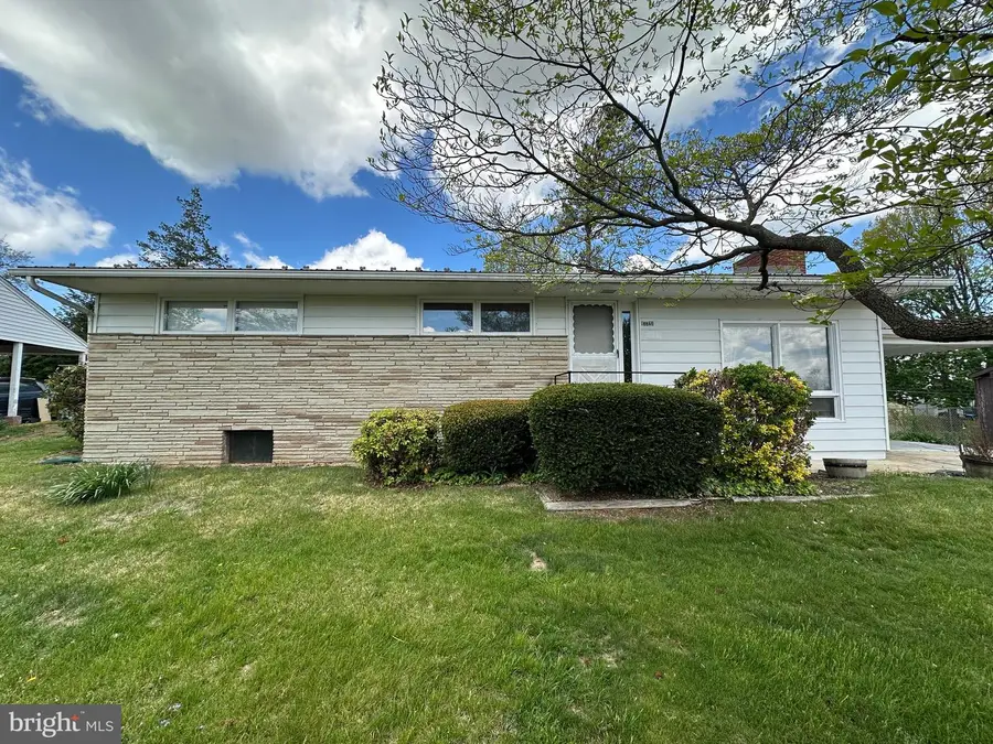 17724 Crest Dr, Hagerstown, MD 21740 - #2