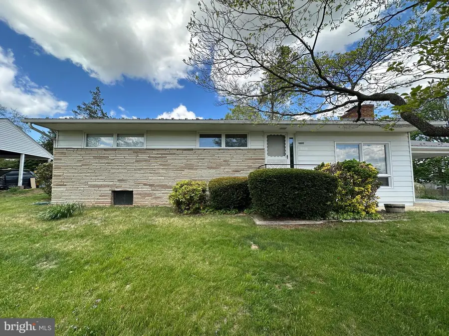 17724 Crest Dr, Hagerstown, MD 21740 - #3