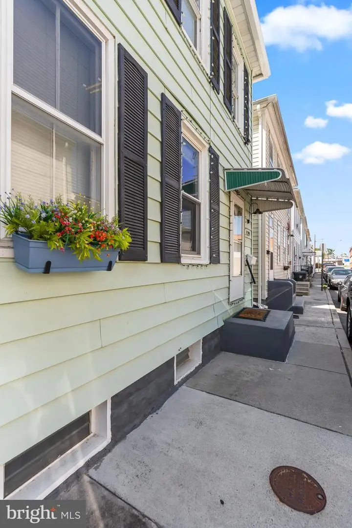129 Mccomas St, Hagerstown, MD 21740 - #2