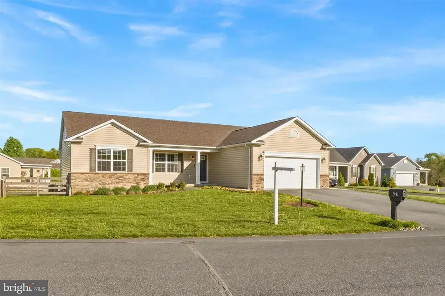 341 Dayspring Ln, Hagerstown, MD 21742 - #2