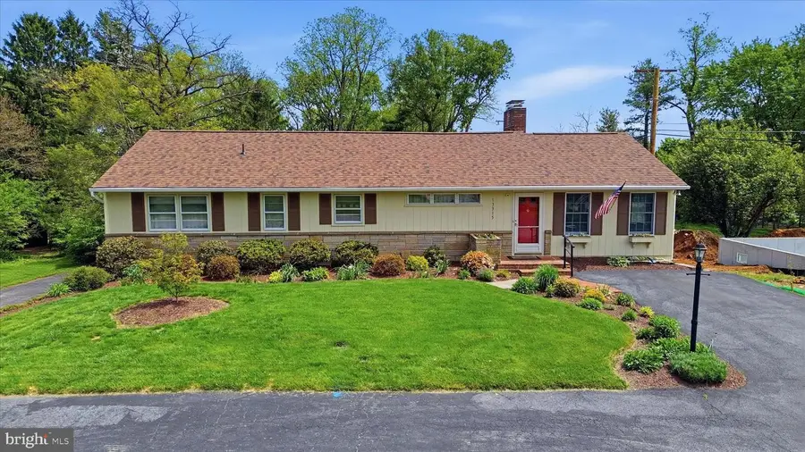 13315 Apple Hill Dr, Hagerstown, MD 21742 - #2