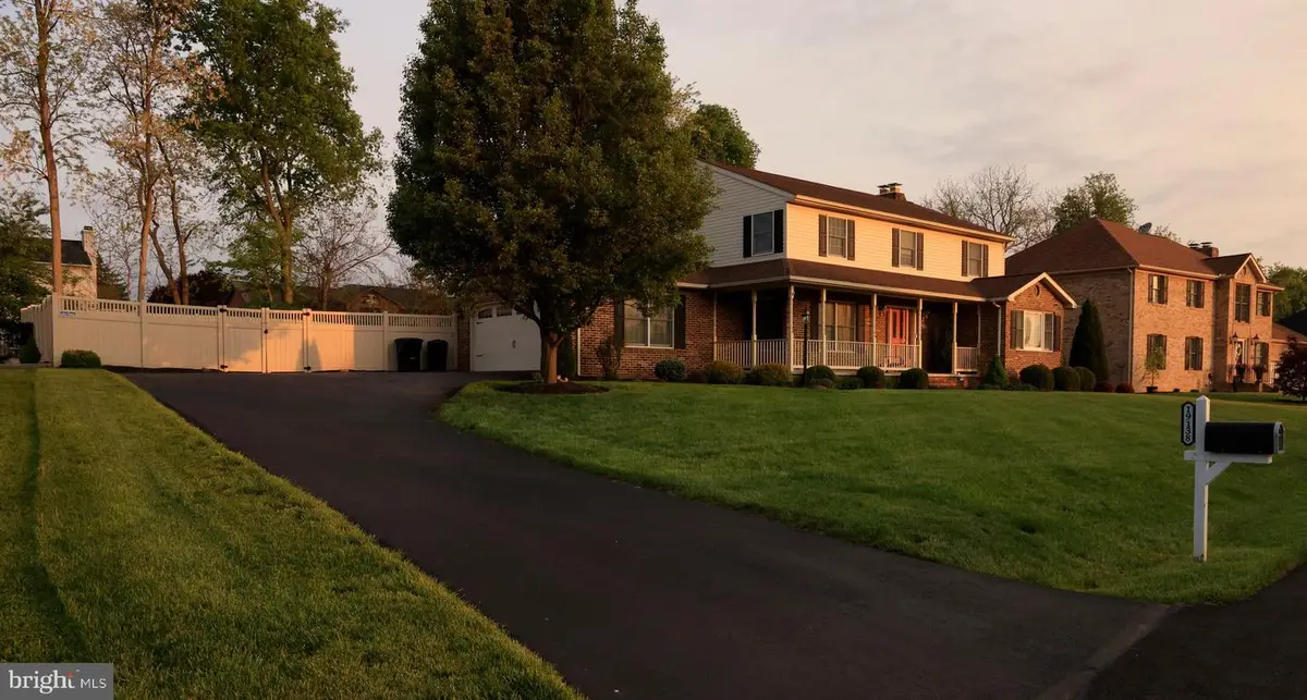 19138 Olde Waterford Rd, Hagerstown, MD 21742 - #1