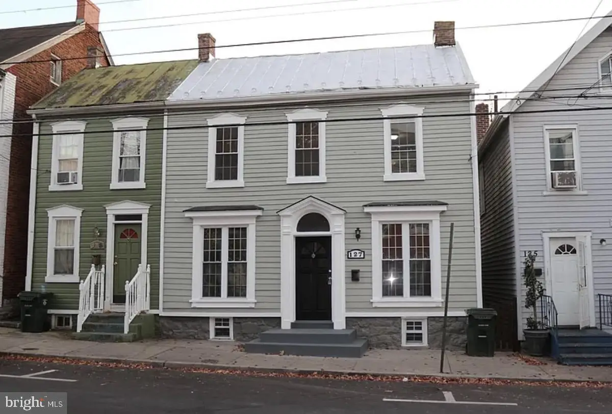 127 E Antietam St, Hagerstown, MD 21740 - #1