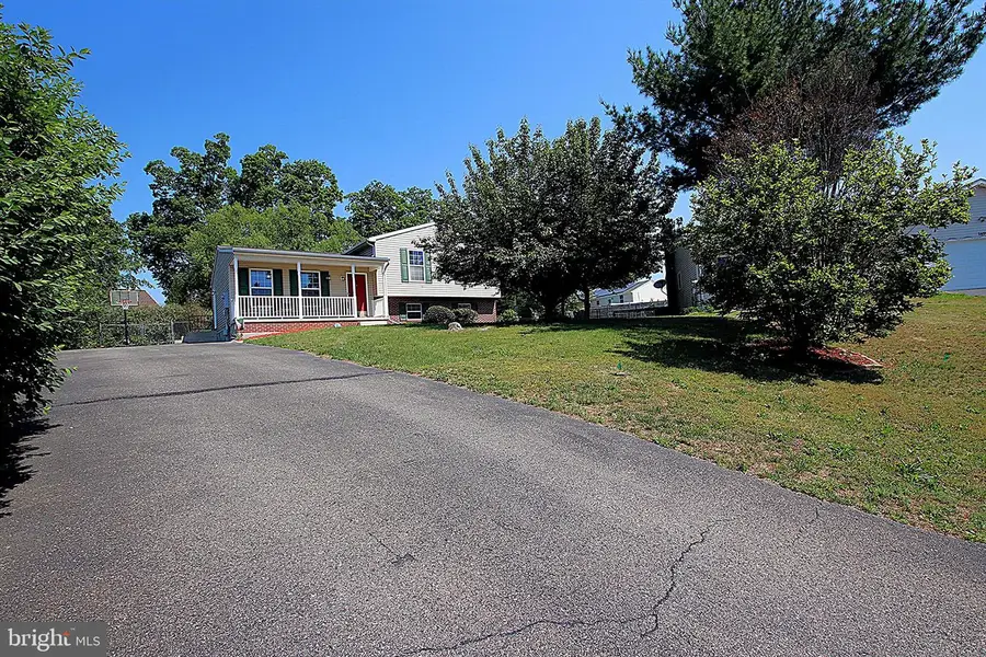16903 Hampshire Dr, Williamsport, MD 21795 - #2