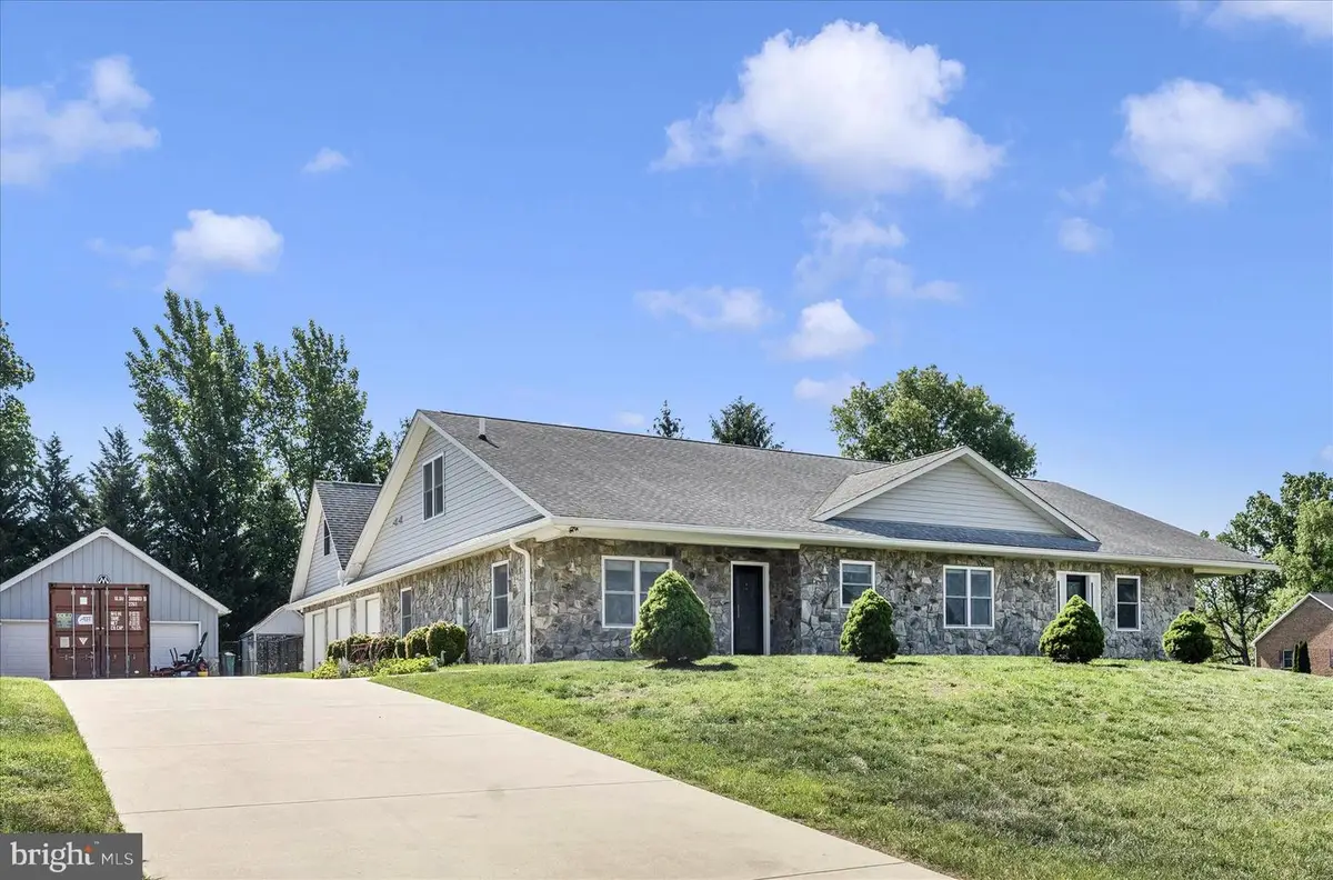 11803 Dorchester Ct, Smithsburg, MD 21783 - #1