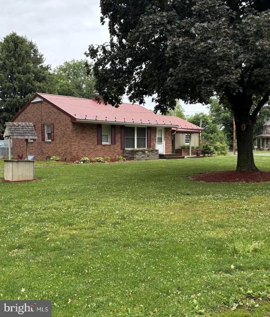 13402 Sandstone Dr, Smithsburg, MD 21783 - #1