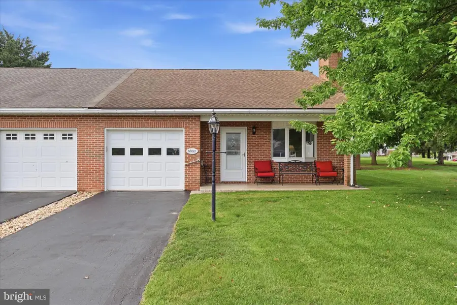 18001 Putter Dr, Hagerstown, MD 21740 - #3