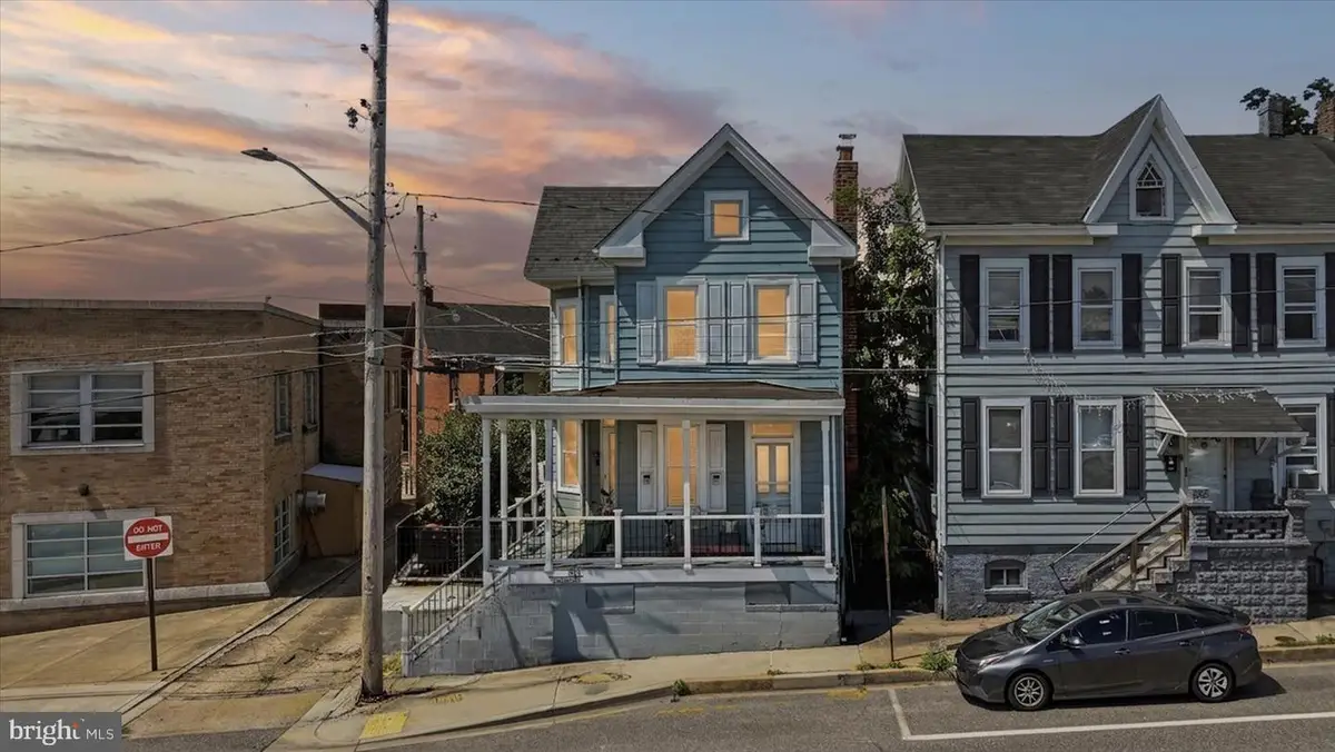 611 Washington Ave, Hagerstown, MD 21740 - #1
