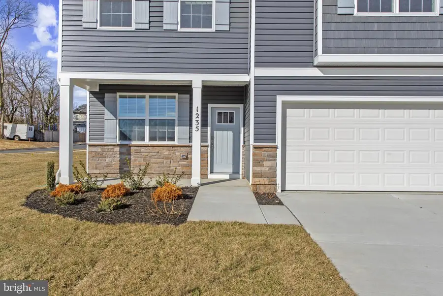 636 Armstrong Ave, Hagerstown, MD 21740 - #3