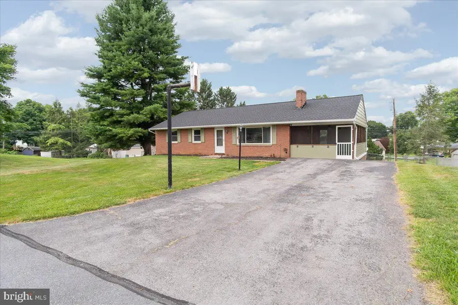 10602 Oaktree Cir, Williamsport, MD 21795 - #2
