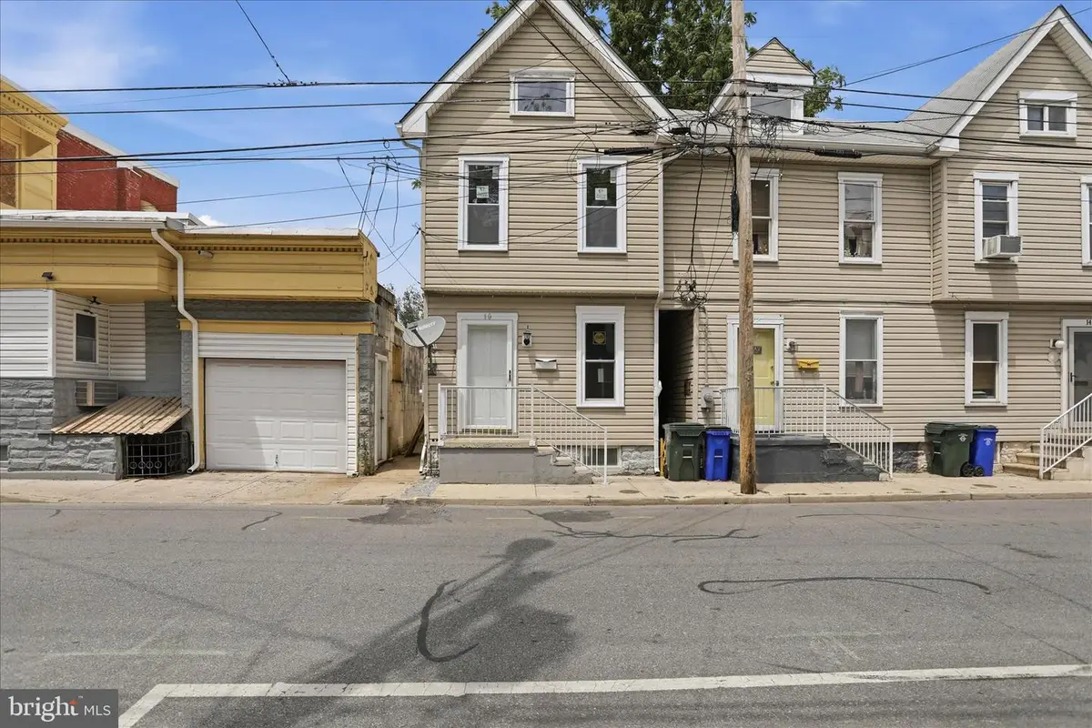 10 E Lee St, Hagerstown, MD 21740 - #1
