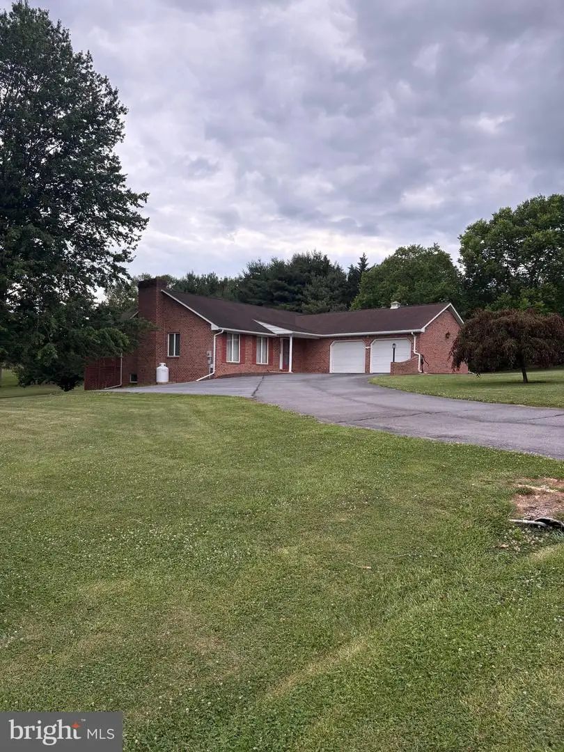 10208 Mar Rock Dr, Hagerstown, MD 21740 - #2