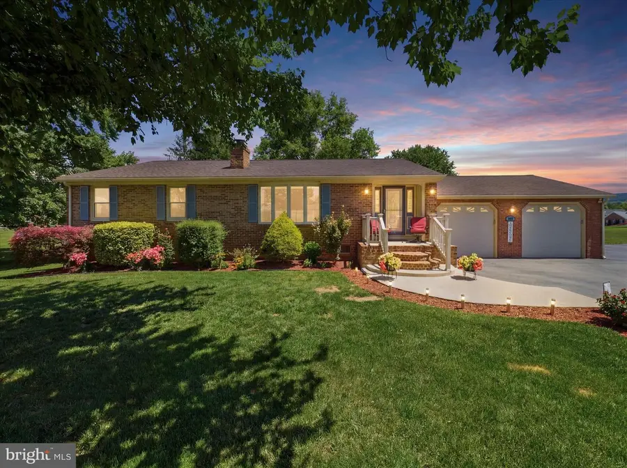 21925 Beaverbrook Dr, Smithsburg, MD 21783 - #2