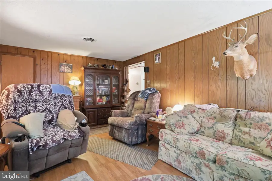 2529 Chestnut Grove Rd, Sharpsburg, MD 21782 - #3