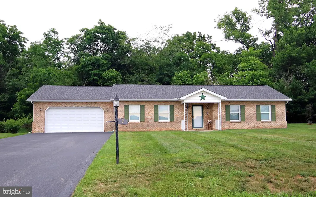7 Plantation Dr, Hagerstown, MD 21740 - #1