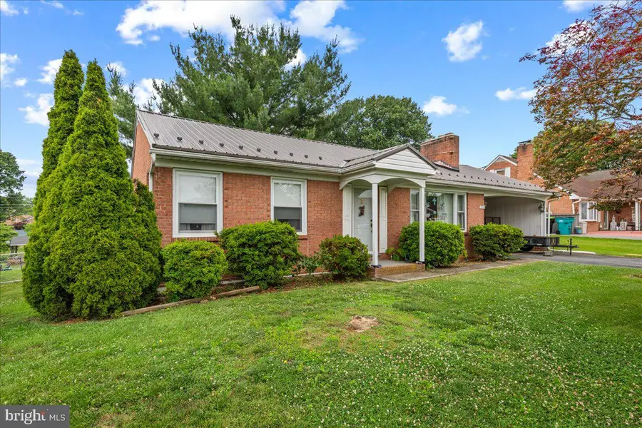 9710 Driftwood Ln, Hagerstown, MD 21740 - #2