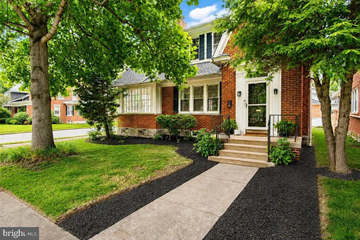 1214 Oak Hill Ave, Hagerstown, MD 21742 - #1