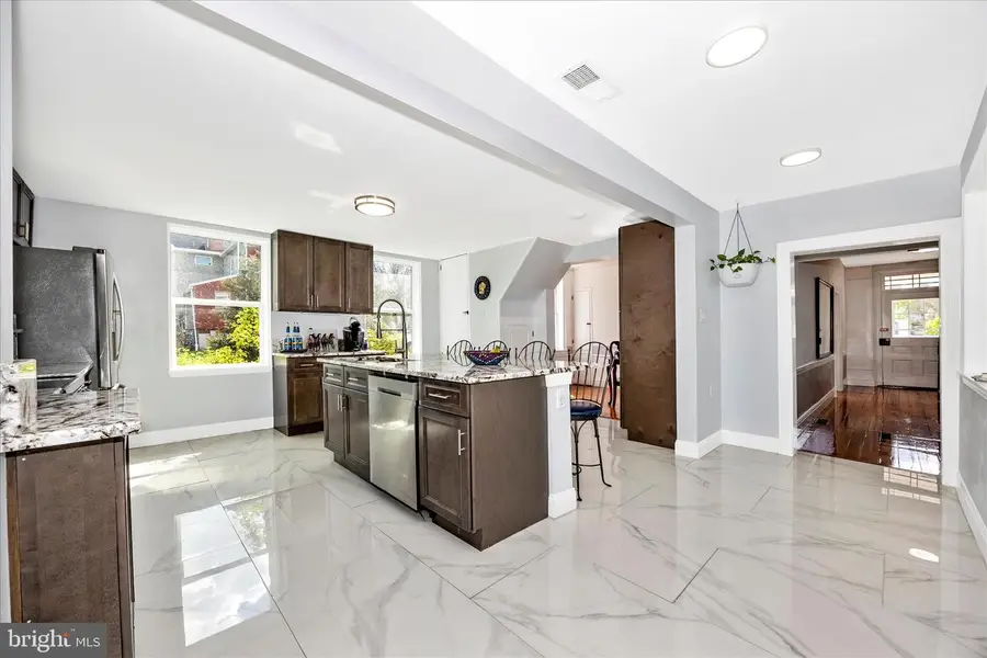 133 E Main St, Sharpsburg, MD 21782 - #2