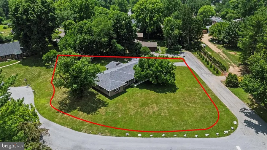 19103 Woodhill Dr, Hagerstown, MD 21742 - #2