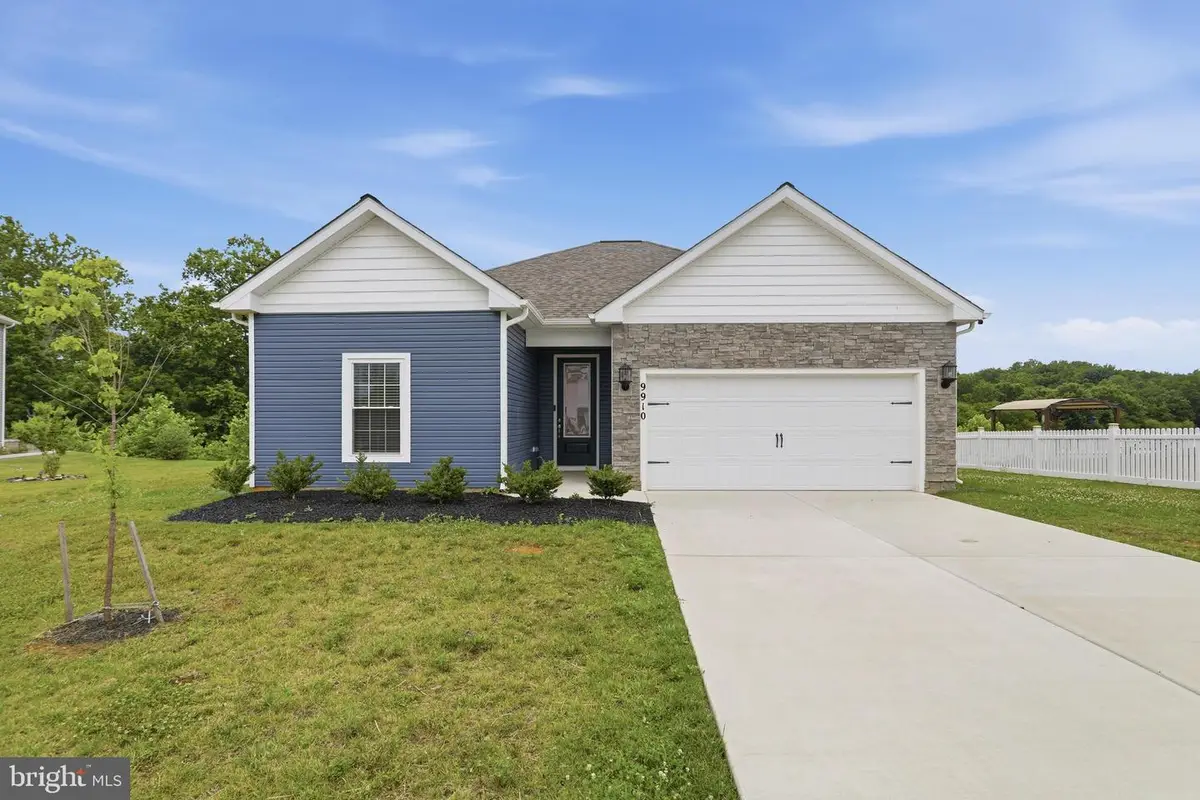 9910 Roulette Dr, Hagerstown, MD 21740 - #1