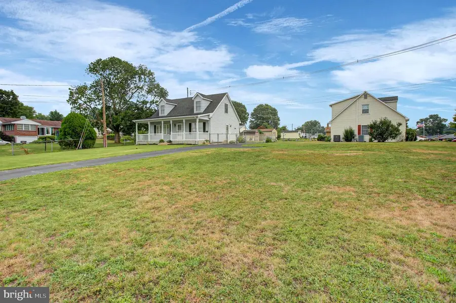 17203 Amber Dr, Hagerstown, MD 21740 - #2