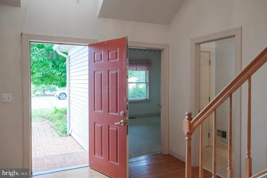 18925 Dover Dr, Hagerstown, MD 21742 - #2