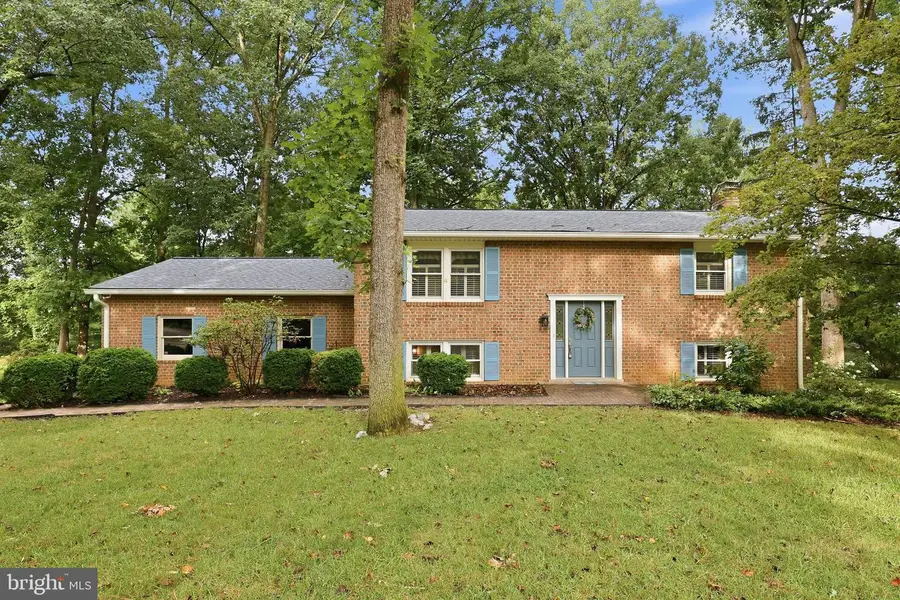 18309 Woodside Dr, Hagerstown, MD 21740 - #2