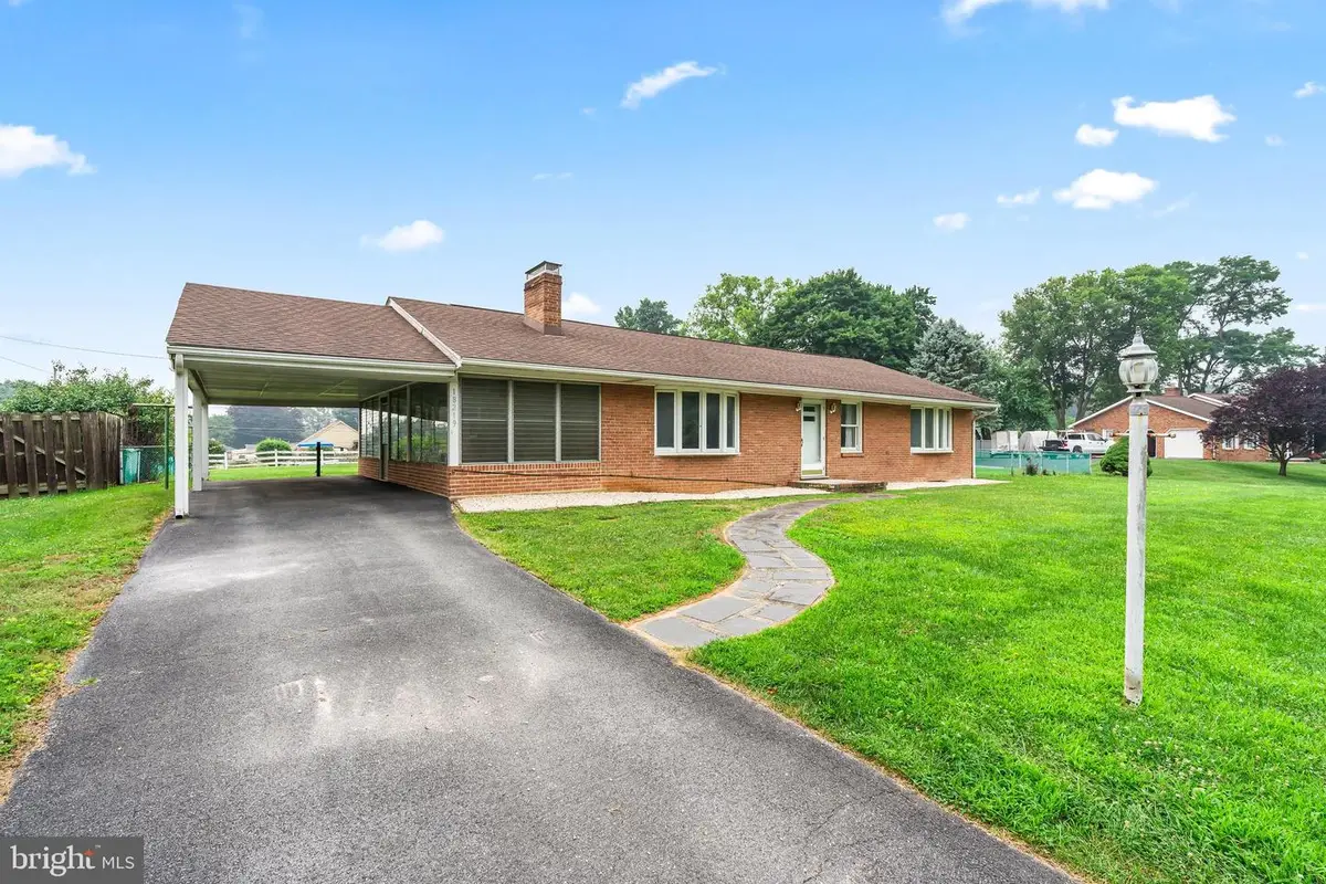 18219 Summerlin Dr, Hagerstown, MD 21740 - #1