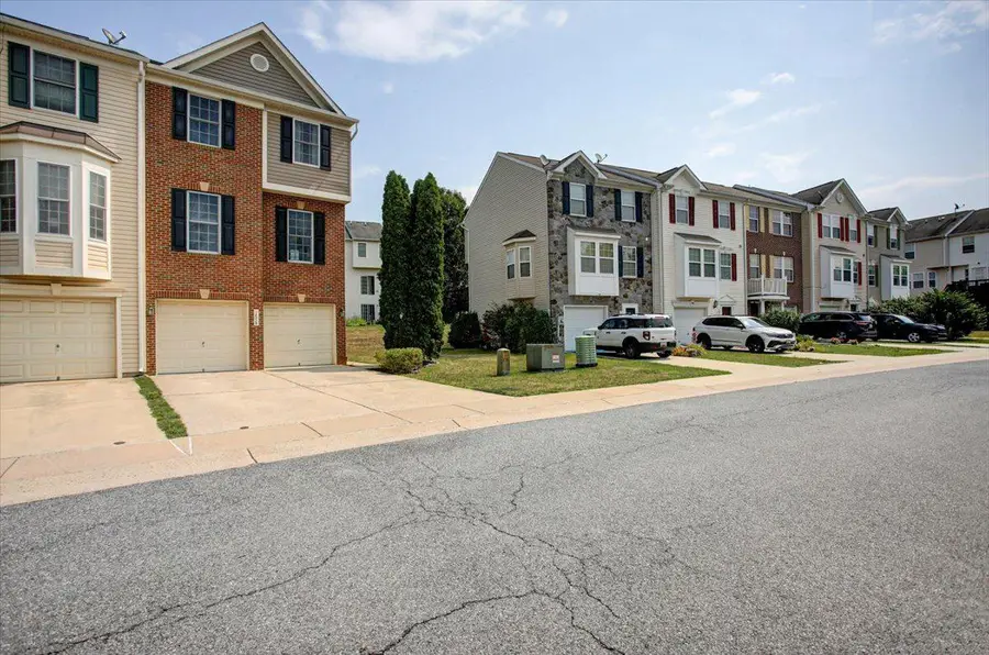 18218 Roy Croft Dr, Hagerstown, MD 21740 - #2