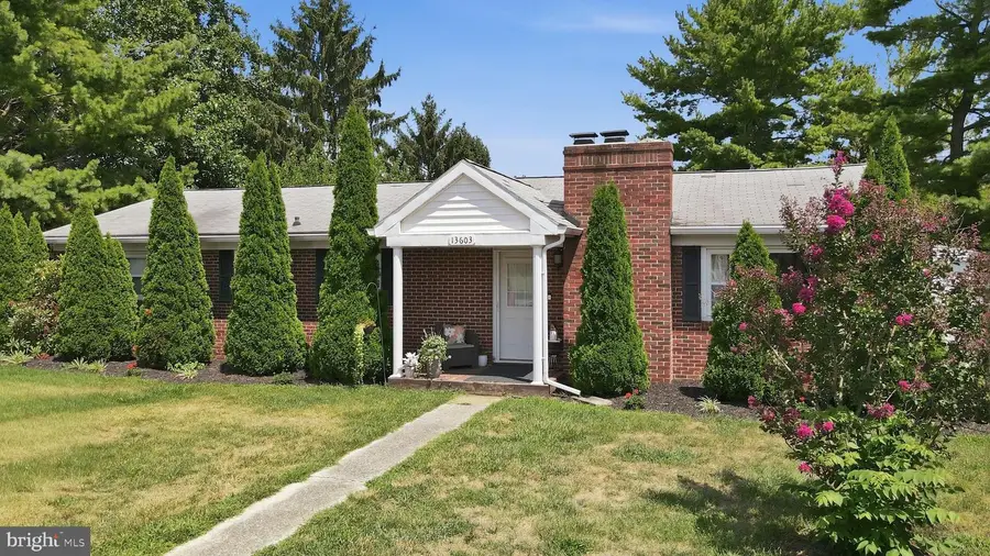 13603 Rockcliff Dr, Hagerstown, MD 21742 - #2