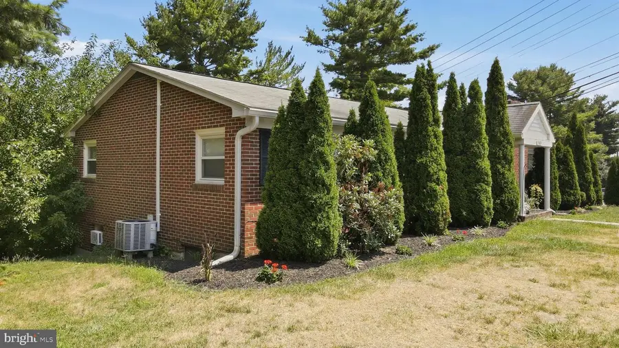 13603 Rockcliff Dr, Hagerstown, MD 21742 - #3