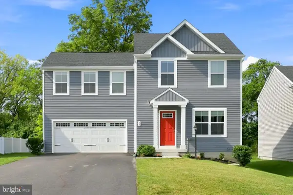11 Charlotte St, HAGERSTOWN, MD 21740