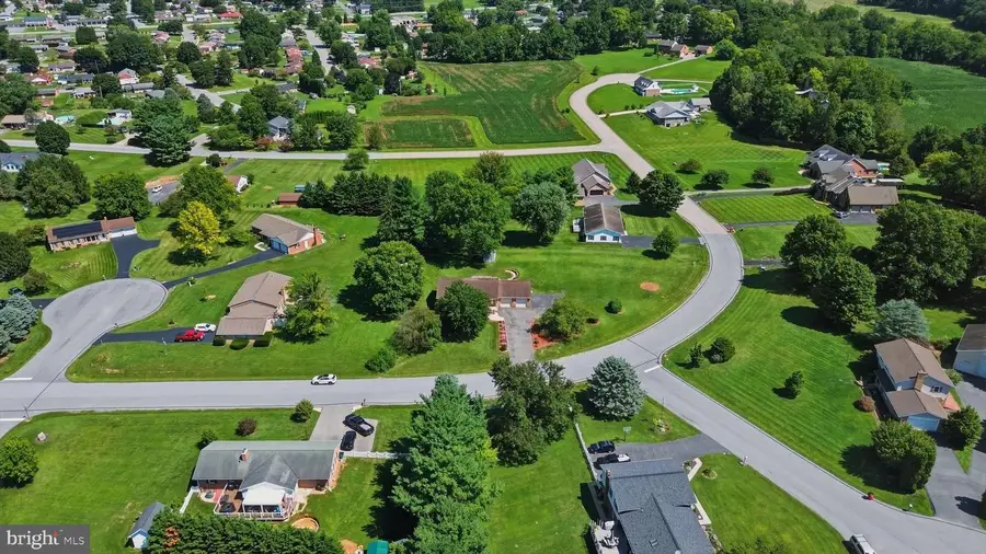 21925 Beaverbrook Dr, Smithsburg, MD 21783 - #2
