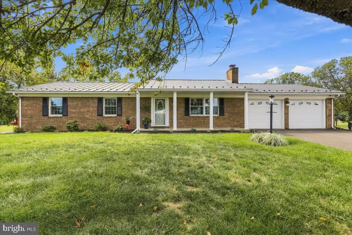 17713 Garden View Rd, Hagerstown, MD 21740 - #1