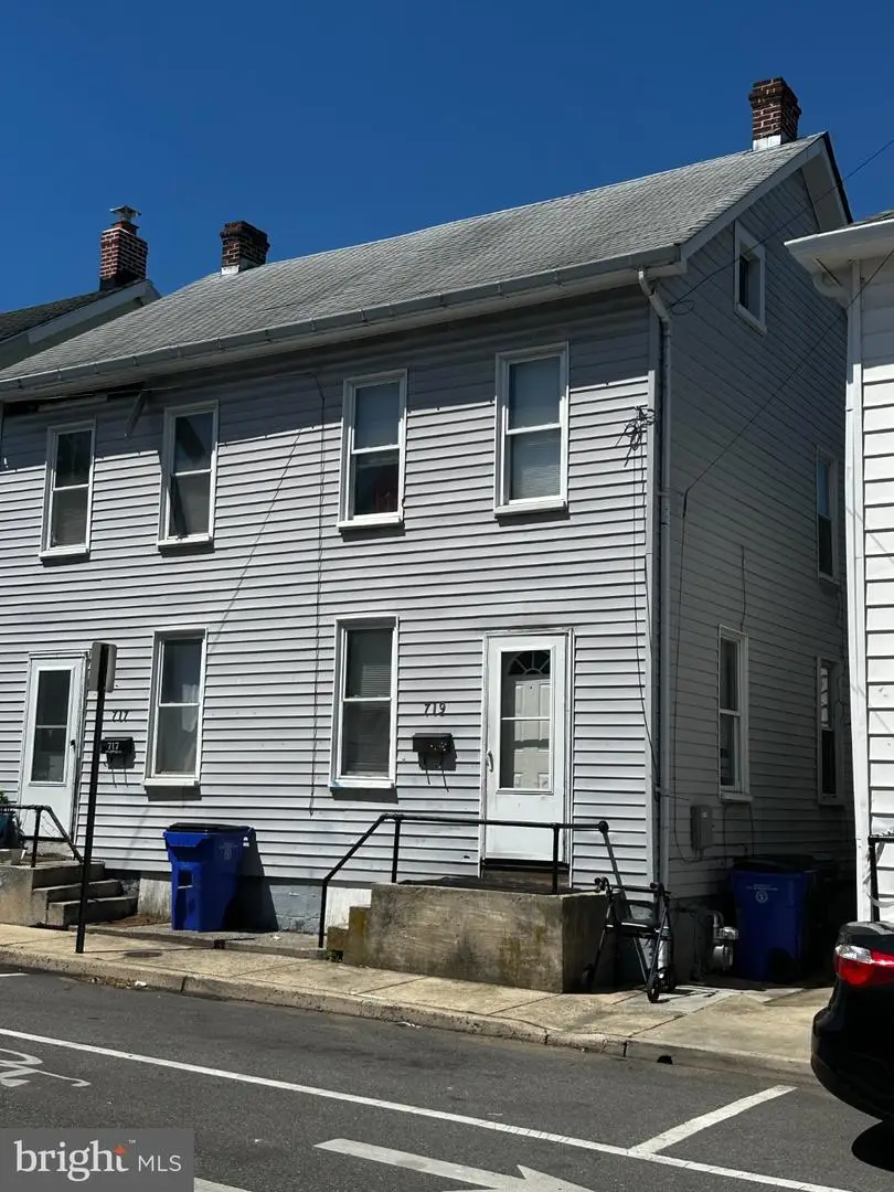 719 N Locust St, Hagerstown, MD 21740 - #1
