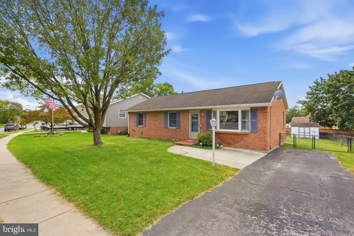 1045 W Irvin Ave, Hagerstown, MD 21742 - #1
