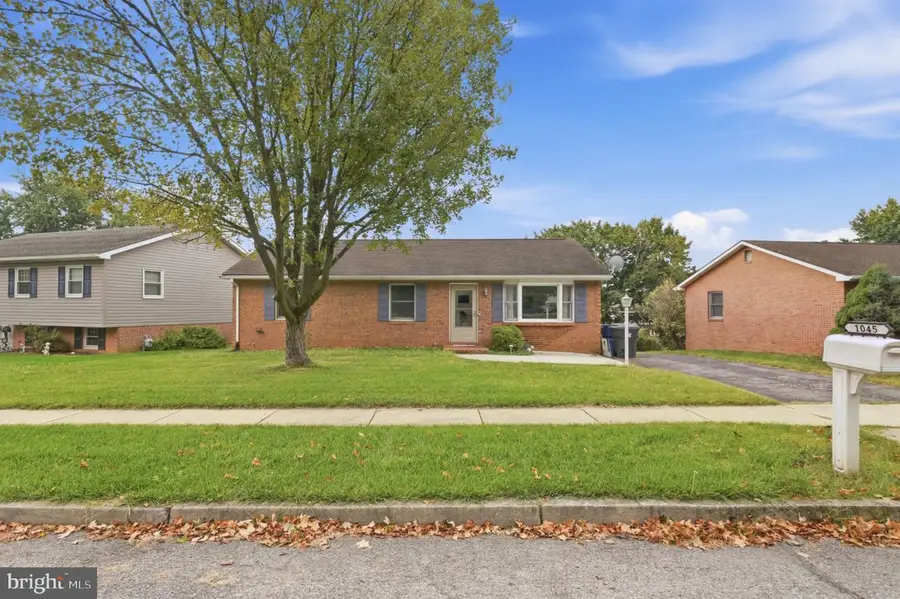 1045 W Irvin Ave, Hagerstown, MD 21742 - #2