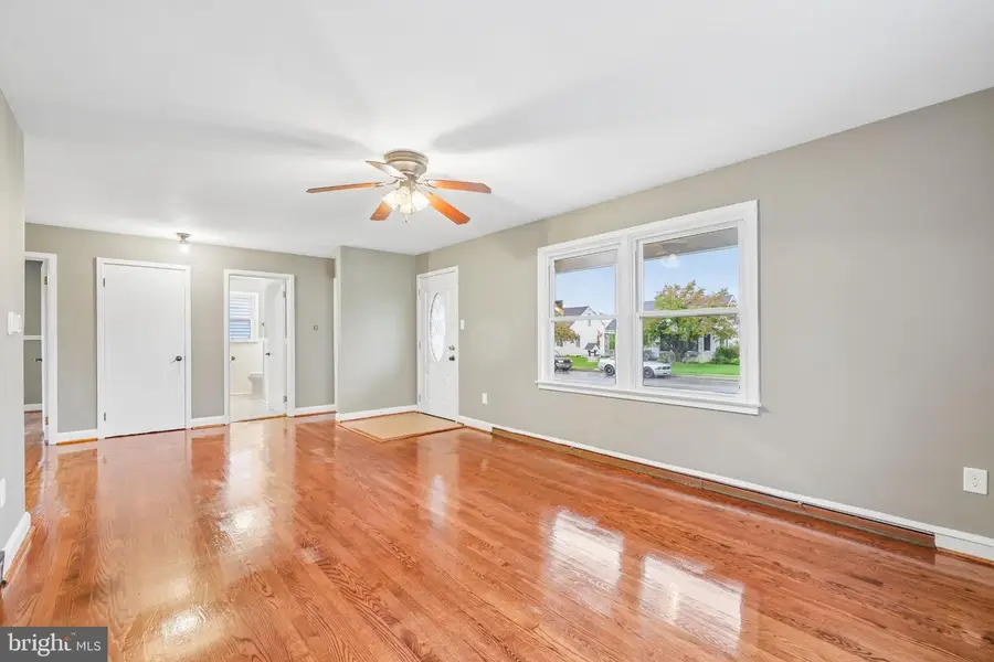421 Vermont Ave, Hagerstown, MD 21740 - #2