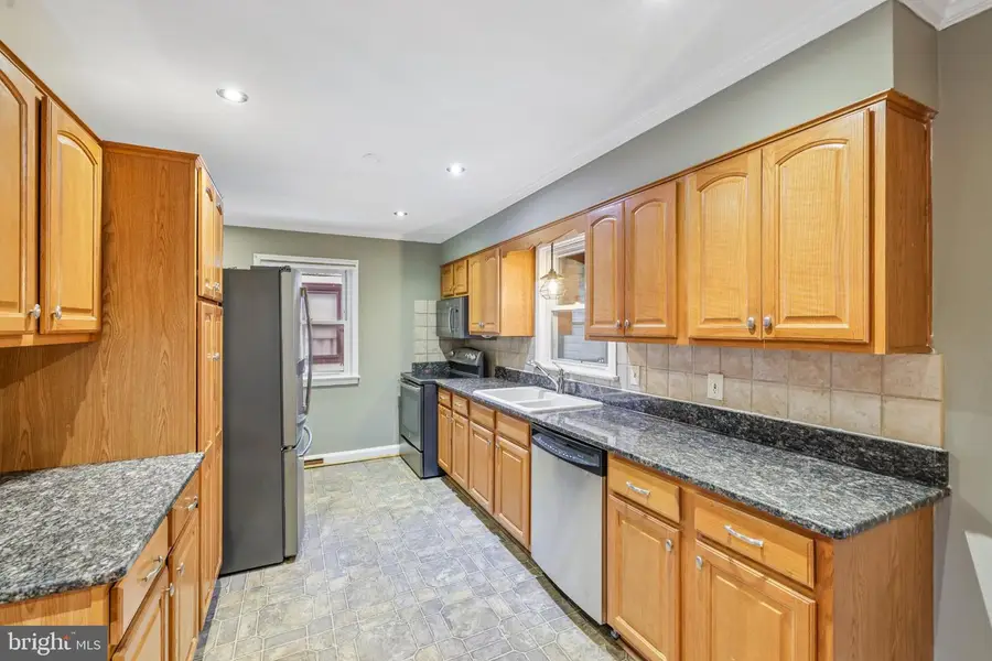 421 Vermont Ave, Hagerstown, MD 21740 - #3