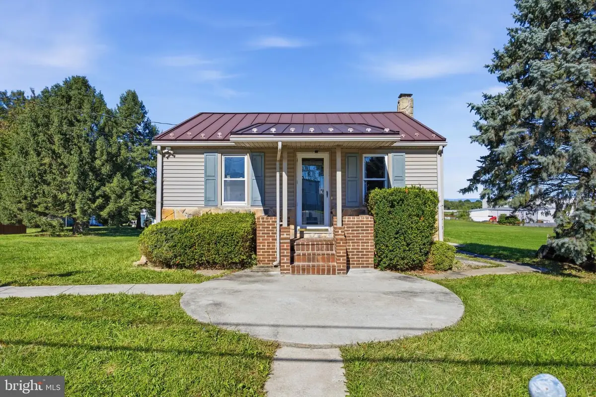 17 Hump Rd, Hagerstown, MD 21740 - #1
