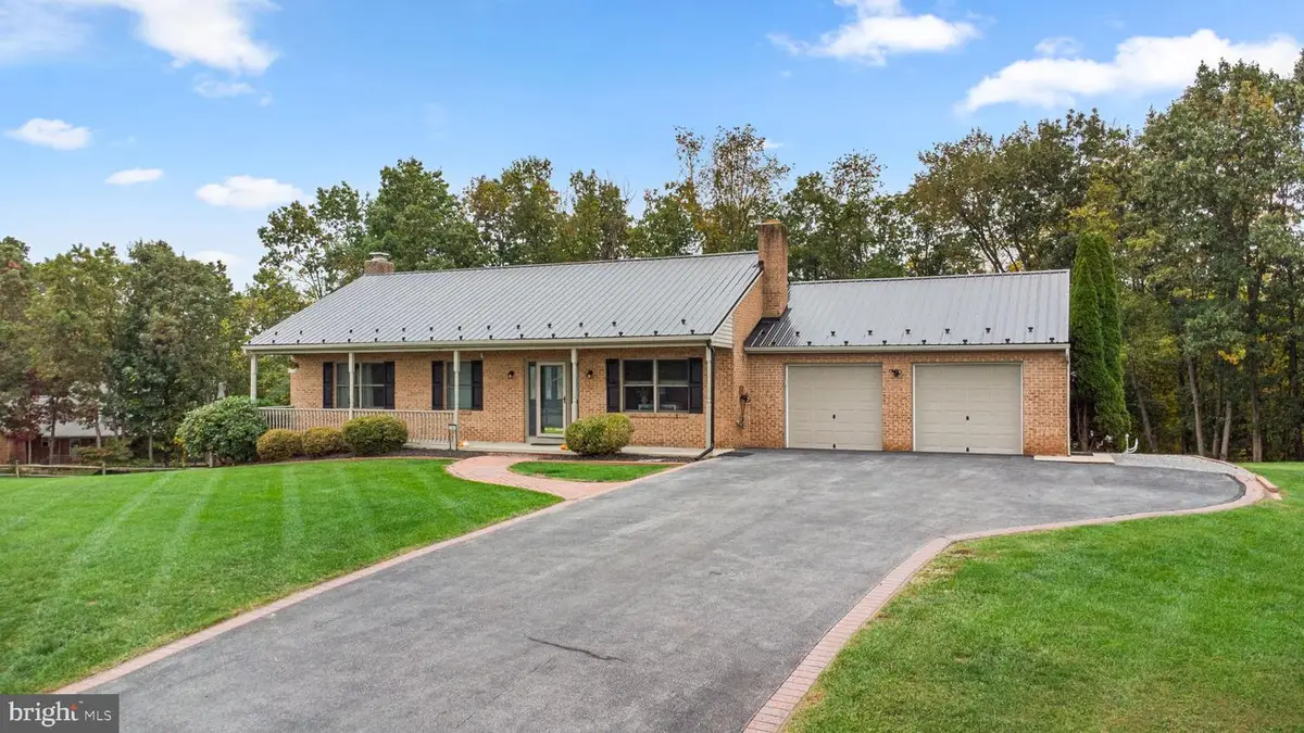 15841 Broadcreek Dr, Clear Spring, MD 21722 - #1
