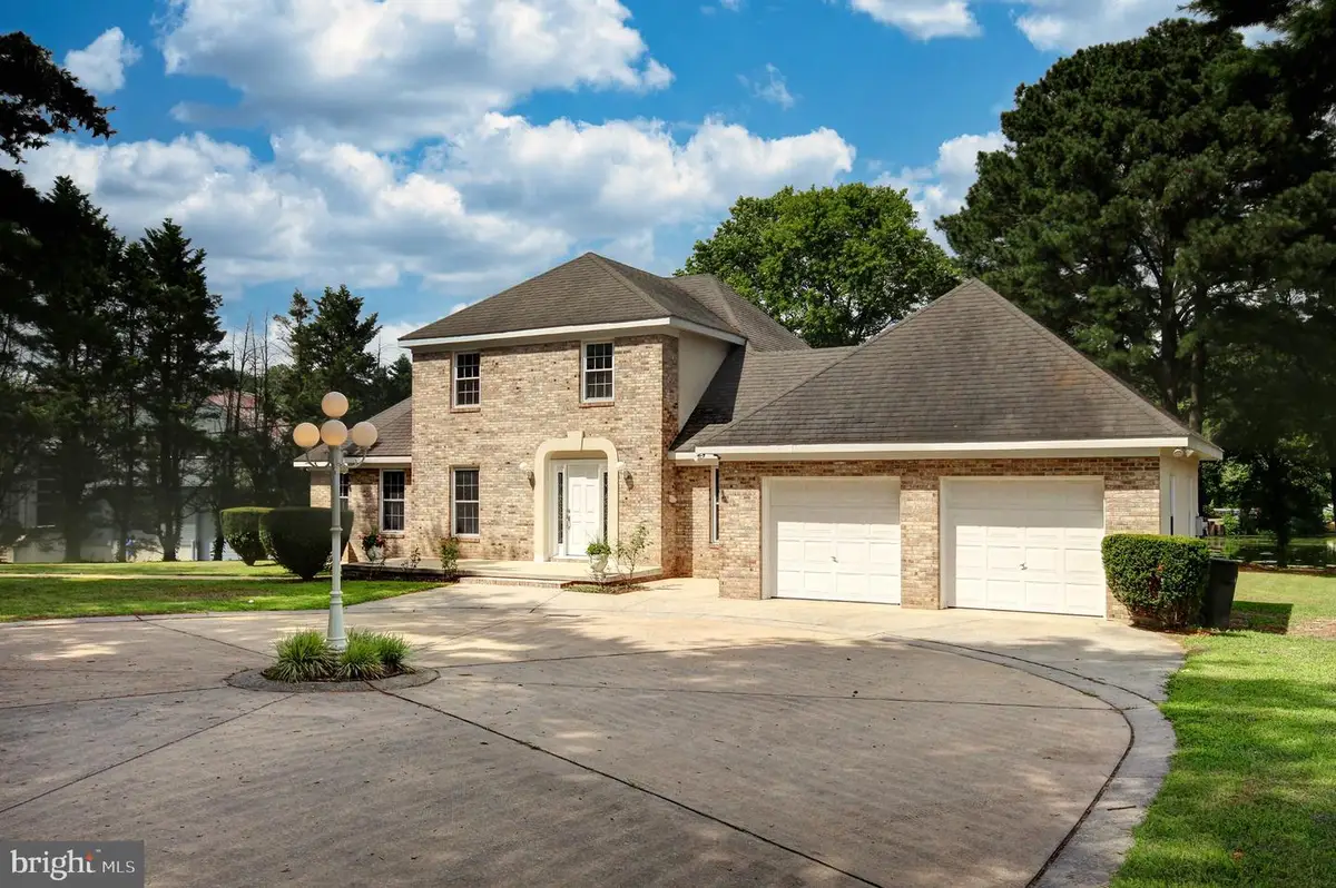 913 S Schumaker Dr, Salisbury, MD 21804 - #1