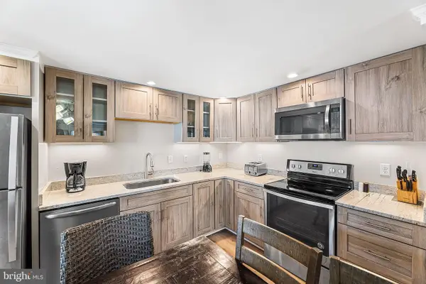 15 40th St #12, OCEAN CITY, MD 21842