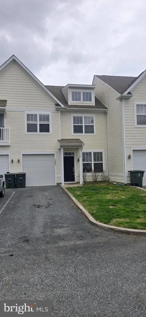 303 Schooner Ln #102, BERLIN, MD 21811